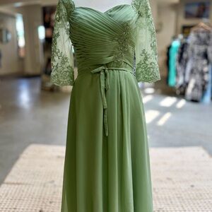 Chic Long Sleeve Green Lace Dress